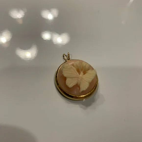 Vintage Trifari Gold and Cream Butterfly Pendant - Picture 6 of 7